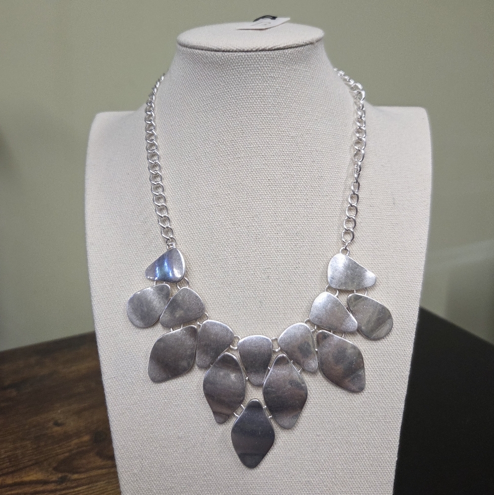 BOGO💖Bancroft Metallic Bib Necklace